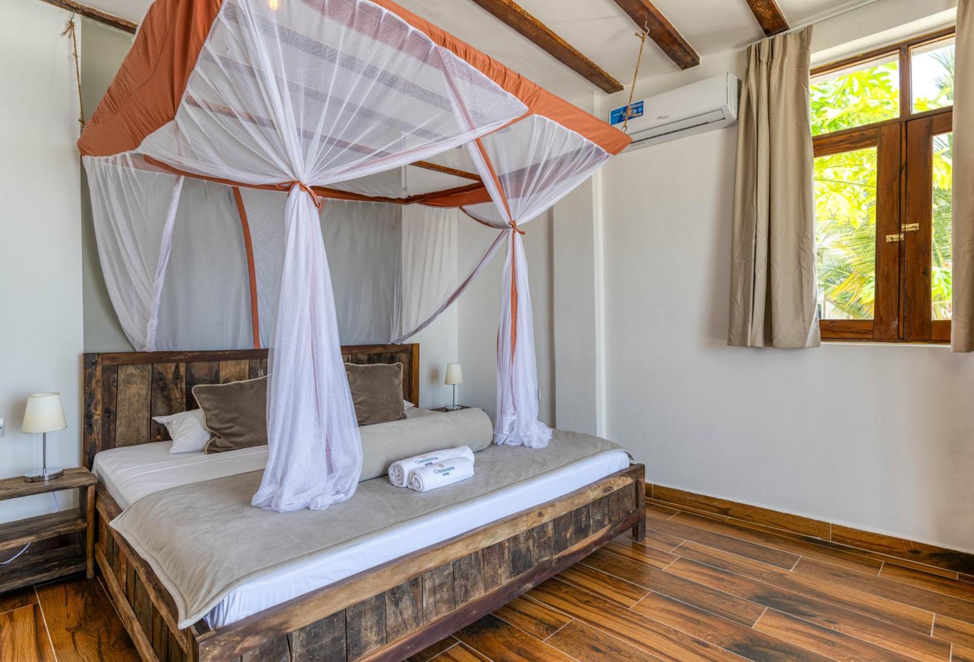 גאמביאני Cinnamon Hotel מראה חיצוני תמונה